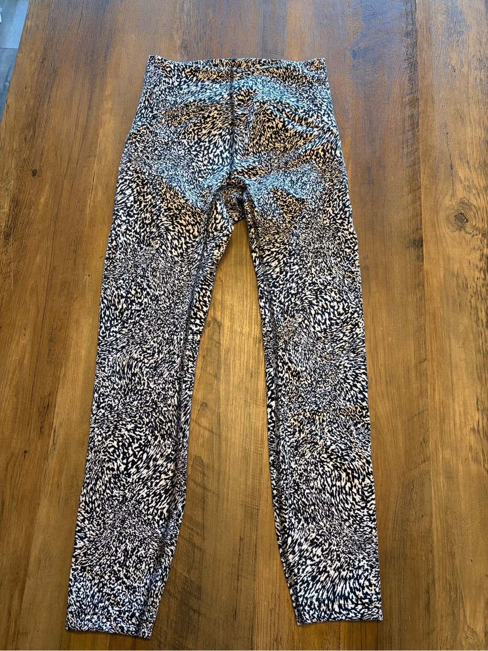 lululemon athletica Black & White Abstract Printed Leggings